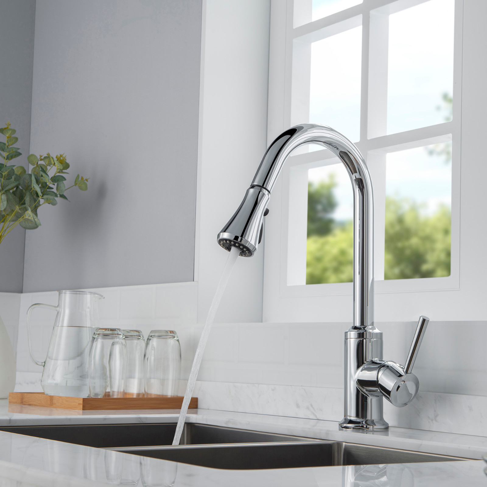  WOODBRIDGE WK101201CH Stainless Steel Single Handle Pull Down Kitchen Faucet in Chrome Finish._9022
