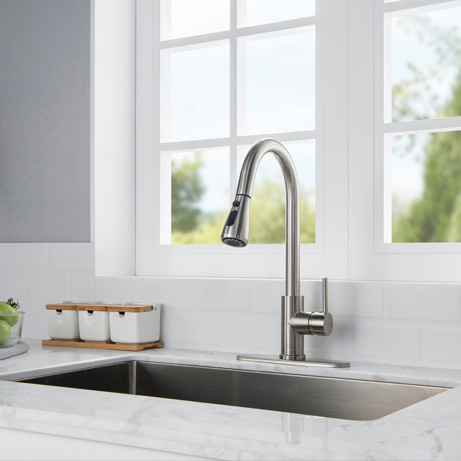  WOODBRIDGE WK090801BN Stainless Steel Single Handle Pull Down Kitchen Faucet in Brushed Nickel Finish._9390