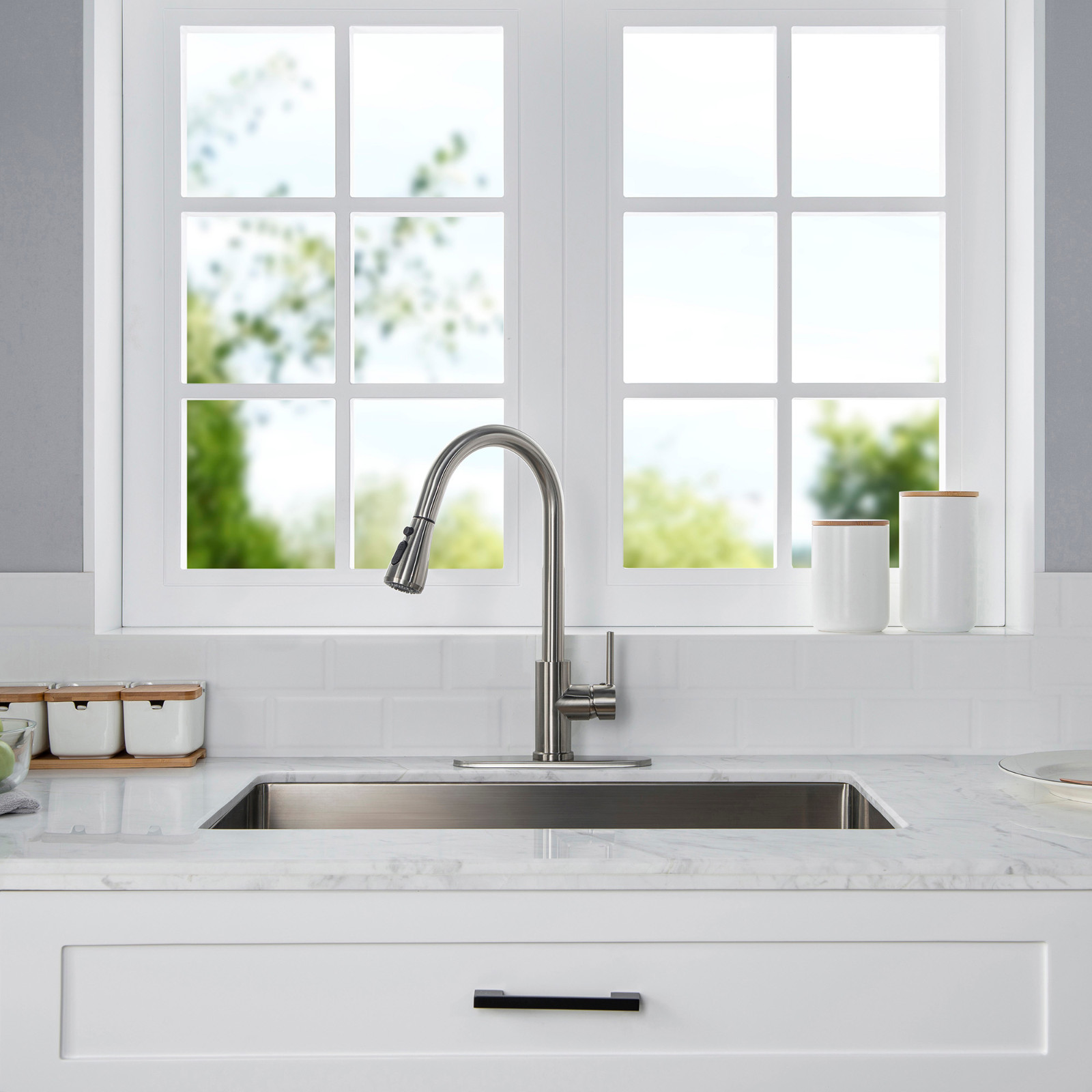  WOODBRIDGE WK090801BN Stainless Steel Single Handle Pull Down Kitchen Faucet in Brushed Nickel Finish._9396