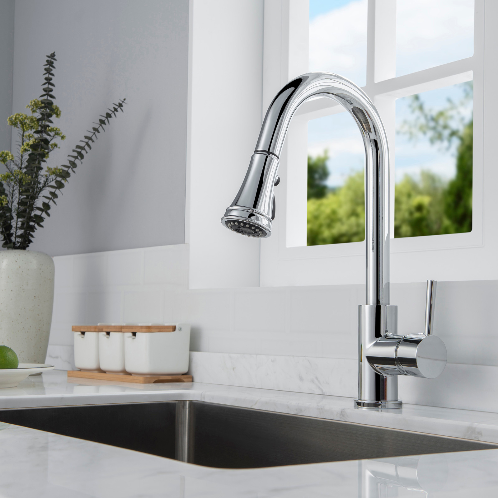  WOODBRIDGE WK090801CH Stainless Steel Single Handle Pull Down Kitchen Faucet in Chrome Finish._9400