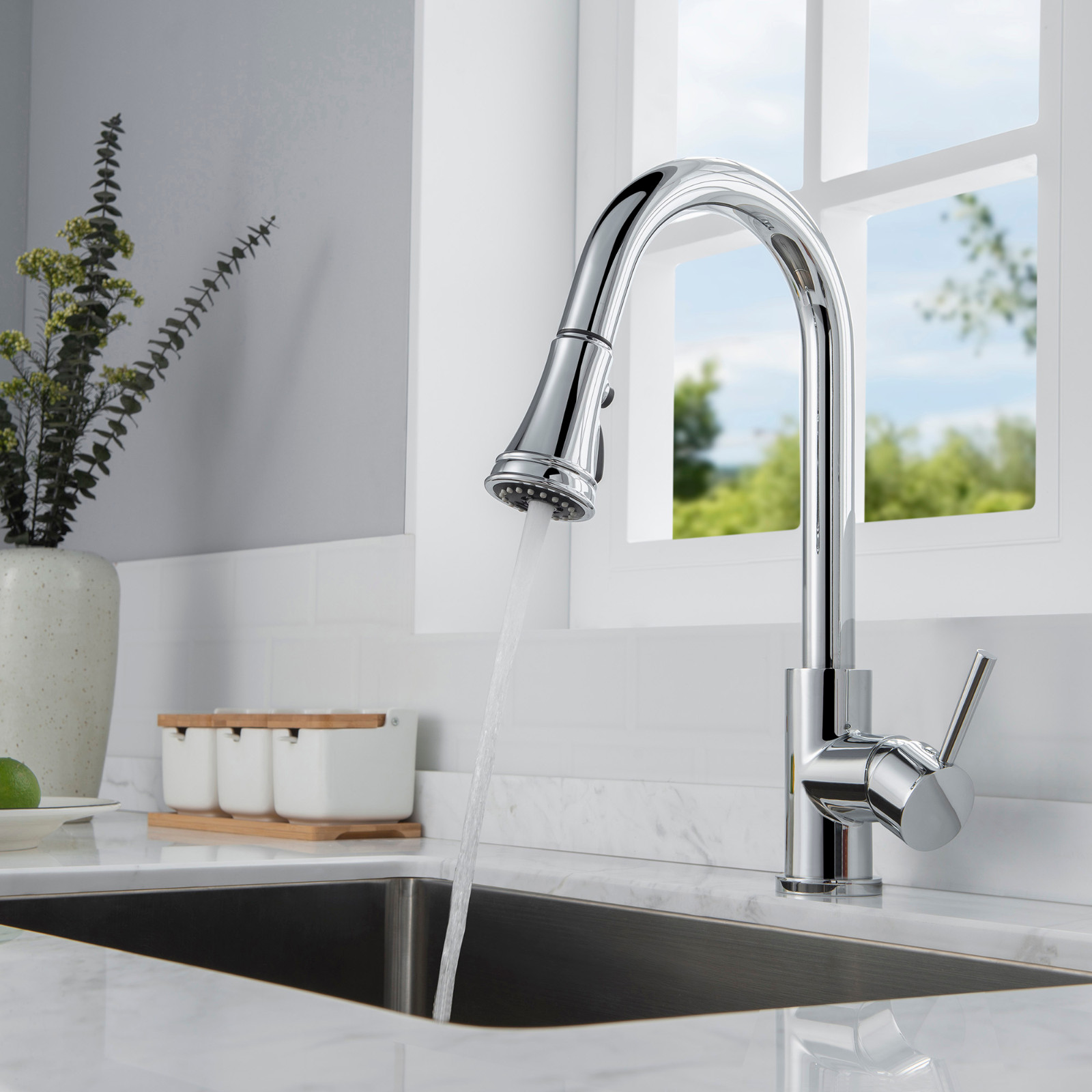  WOODBRIDGE WK090801CH Stainless Steel Single Handle Pull Down Kitchen Faucet in Chrome Finish._9401