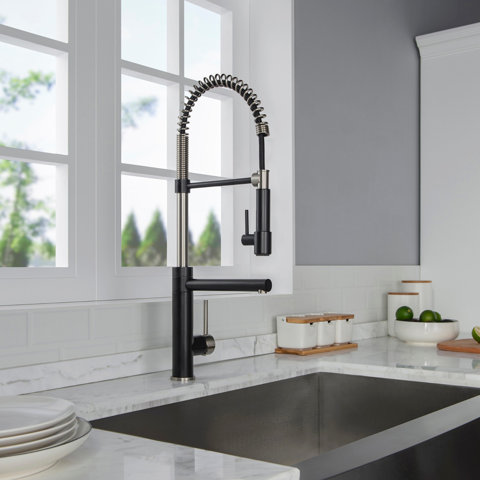  WOODBRIDGE WK060501BL Stainless Steel Single Handle Pre-Rinse Pull Down Kitchen Faucet and Pot Filler in Matte Black Finish._5030