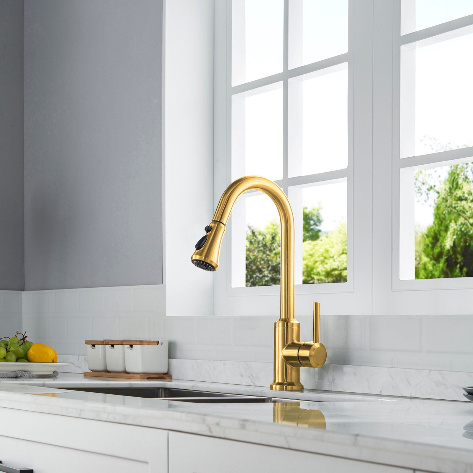  WOODBRIDGE WK101201BG Stainless Steel Single Handle Pull Down Kitchen Faucet in Brushed Gold Finish._4989