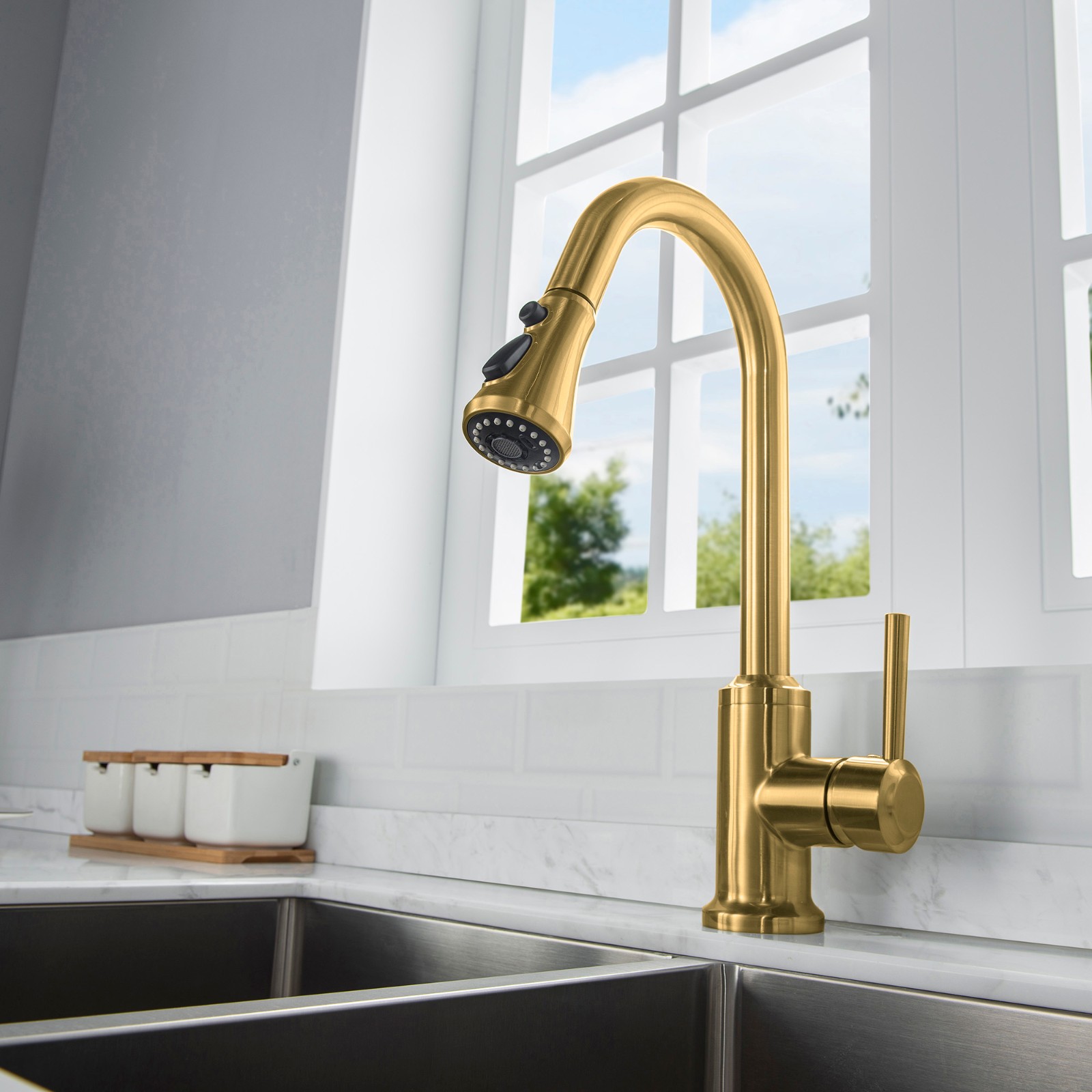  WOODBRIDGE WK101201BG Stainless Steel Single Handle Pull Down Kitchen Faucet in Brushed Gold Finish._4992