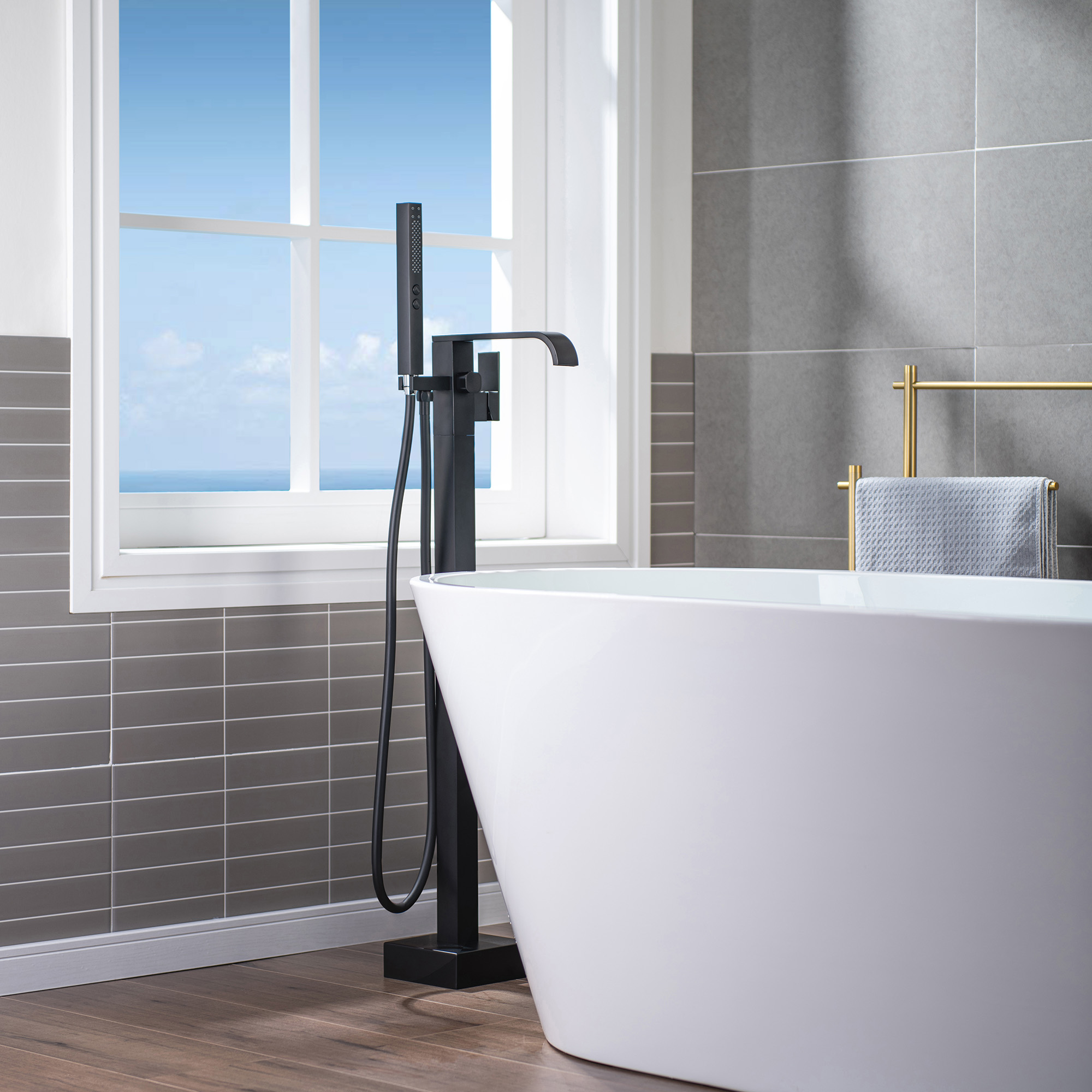  WOODBRIDGE F0037MB Contemporary Single Handle Floor Mount Freestanding Tub Filler Faucet with Hand shower in Matte Black Finish._12241
