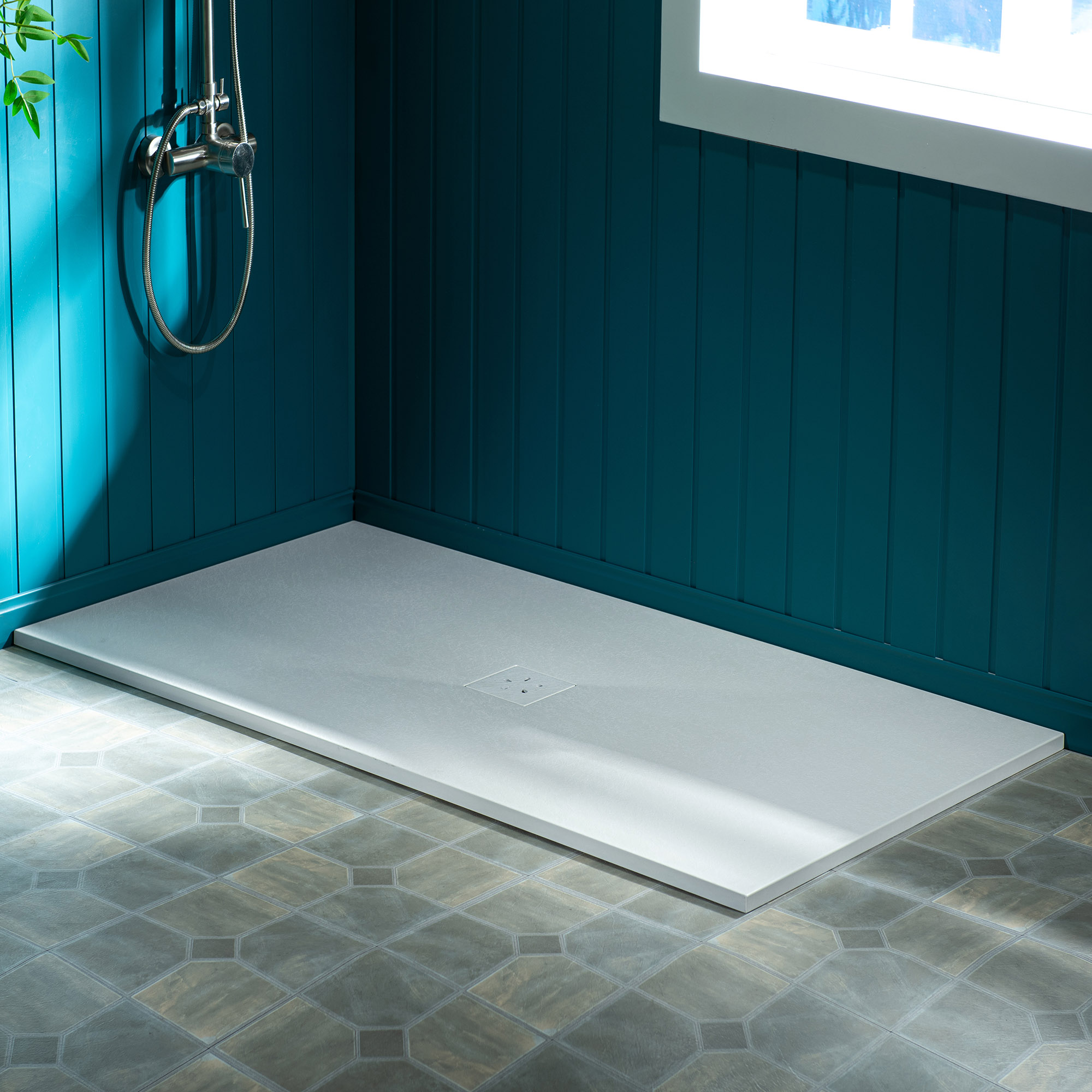  WOODBRIDGE 47.75-in L x 32-in W Zero-Threshold End-Drain Shower Base with Center Drain Placement, Matching Decorative Drain Plate and Tile Flange, Wheel Chair Access, Low Profile, White_25461