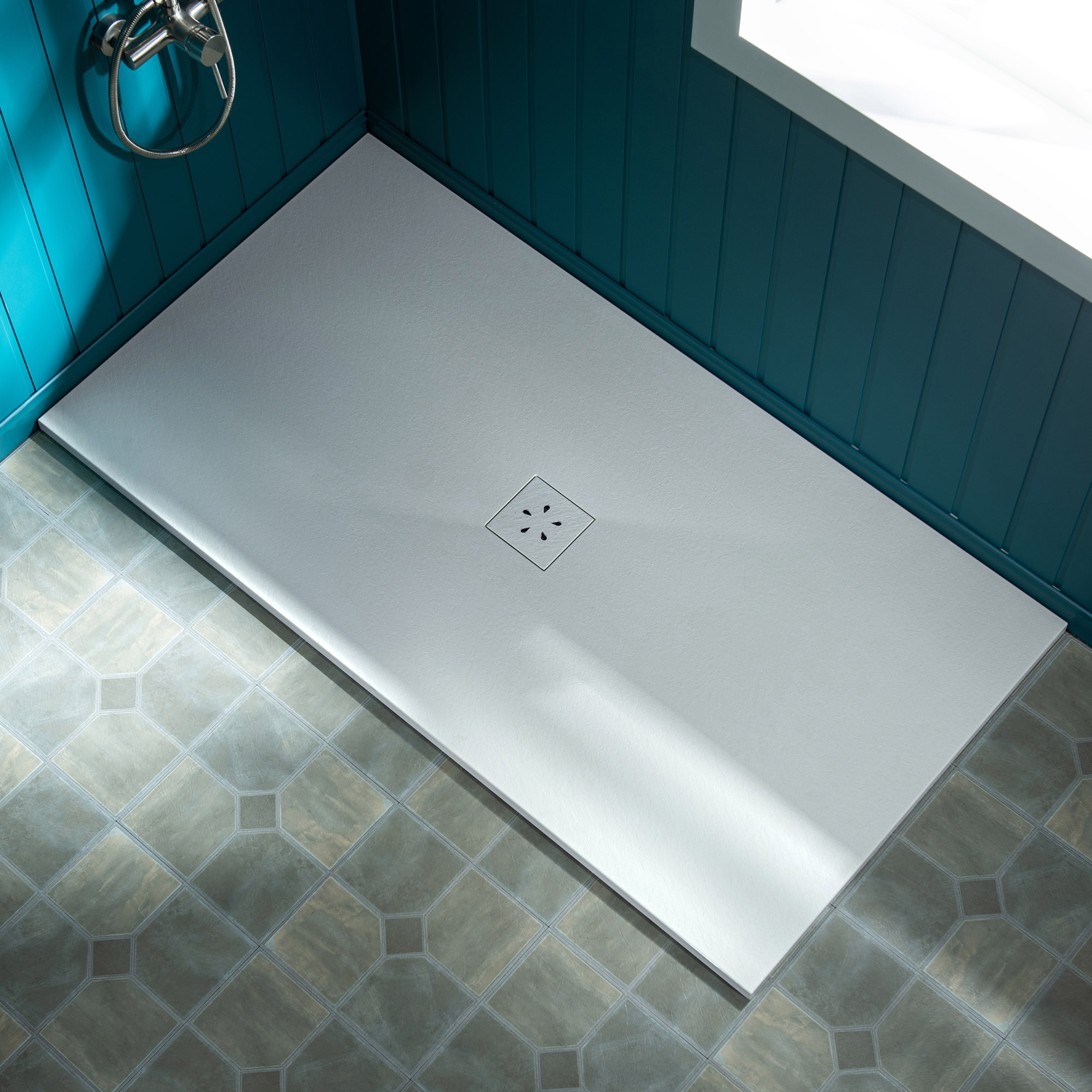  WOODBRIDGE 47.75-in L x 32-in W Zero-Threshold End-Drain Shower Base with Center Drain Placement, Matching Decorative Drain Plate and Tile Flange, Wheel Chair Access, Low Profile, White_25464